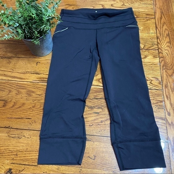 ATHLETA BARE TO RUN KNICKER Black & Momentum Tank - Picture 9 of 10